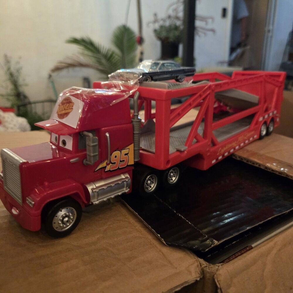 Disney Pixar Cars 3 Mack Hauler Transporter Truck 17” Mattel 2017 + Car